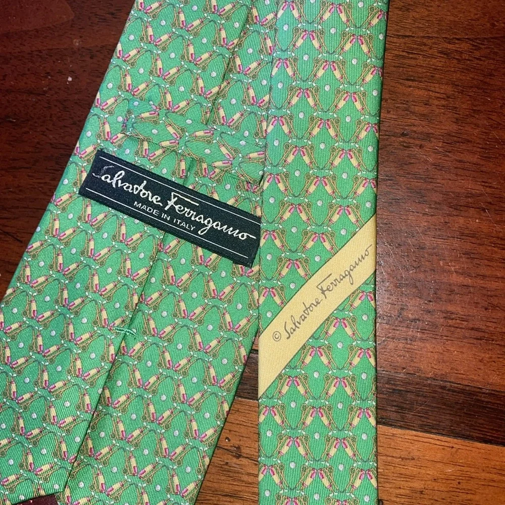 Salvatore ferragamo silk tie.  New! - Picture 2 of 2